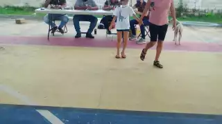 Padres llevaron a sus hijos a vacunarse