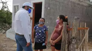 Esteban Abraham Macari reconoce la labor de madres de familia para educar a sus hijos