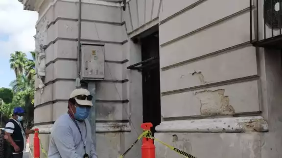 Tras caer parte de la estructura, debido a al humedad, el INAH verificará otros edificios del Centro Histórico de Mérida Tras caer parte de la estructura, debido a al humedad, el INAH verificará otros edificios del Centro Histórico de Mérida