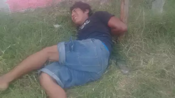 El joven intentó cortarse las venas El joven intentó cortarse las venas