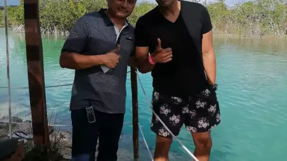 Admiradores de Sánchez aprovecharon su visita para tomarse fotografías con él