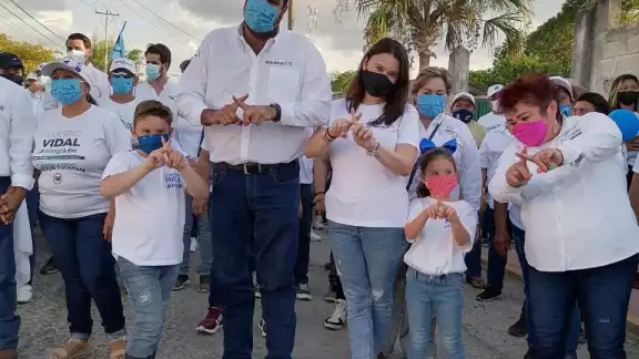 Esteban Abraham Macari ha recibido el apoyo de productores del campo, ejidatarios, ganaderos, apicultores