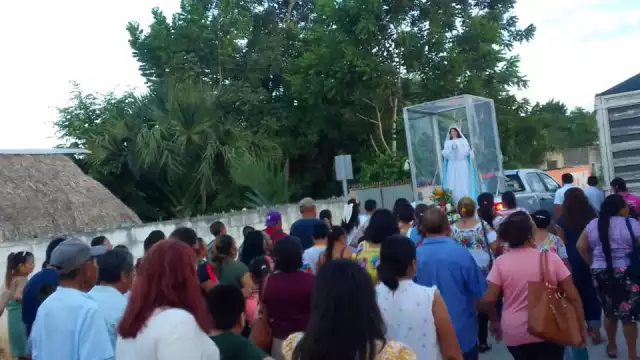 Realizan procesión con la imagen de Virgen de la Asunción en Peto