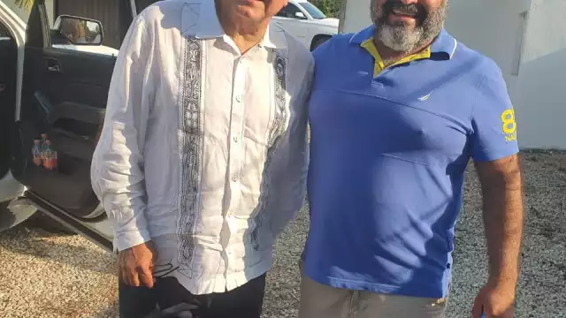 AMLO pidió un Pan de Cazón, Ceviche y Pescado Frito, platillos que de gustó en compañía de personal del INAH y la Secretaría de Cultura