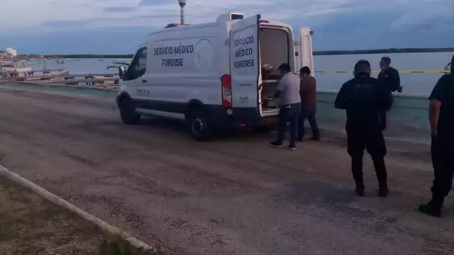 A pesar de que fue encontrado durante la noche, el cuerpo fue levantado durante las primeras horas de este día