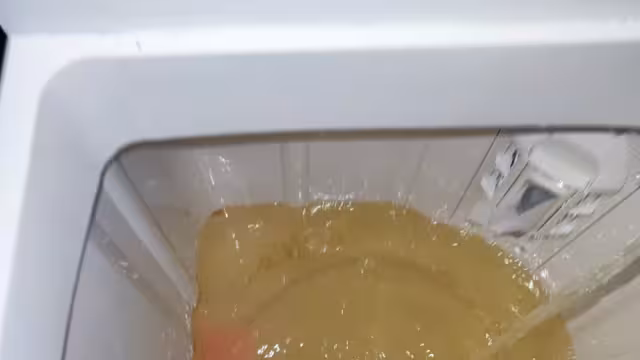 El Delegado indicó que las tuberías son de asbesto y están rotas, pero la CAPA no las repara