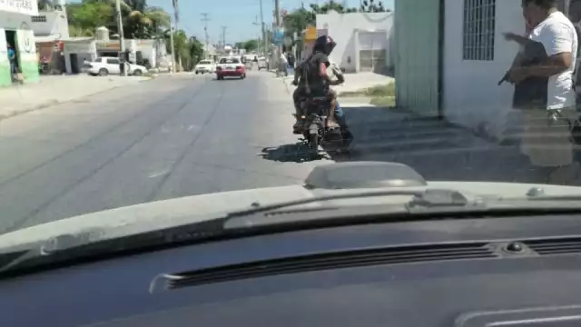 Los hechos ocurrieron a las 10:30 am, cuando los dos hombres abordo de una motocicleta llegaron a intimidar a las mujeres a las que hace un mes atacaron
