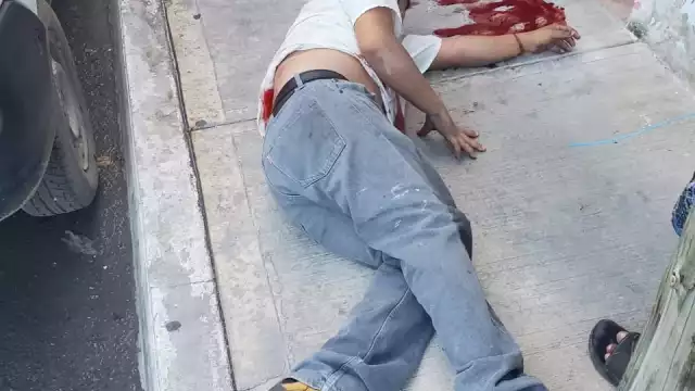 Al lugar ubicado en el primer cuadro de la ciudad llegaron los agentes y peritos