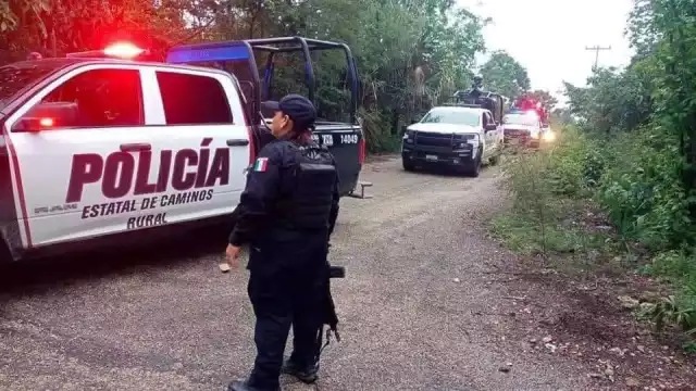 Un grupo armado obligó a unos docentes a detenerse en la carretera, para después robarles