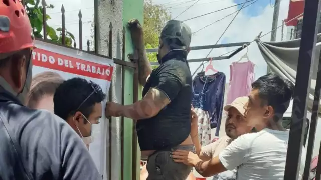El hombre está siendo intervenido quirúrgicamente y hay la posibilidad de que pierda su mano