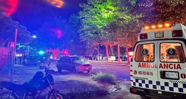 La pareja logró refugiarse antes de resultar herida