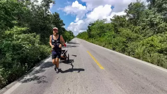 El Forrest Gump alemán prevé llegar a Cancún en el transcurso de la tarde, aunque podría arriban antes de lo mencionado