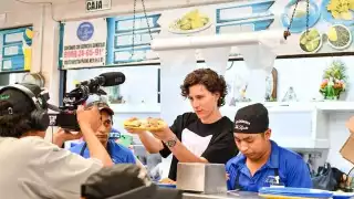 RobeGrill degusta de la gastronomía yucateca en el mercado de Santiago en Mérida  