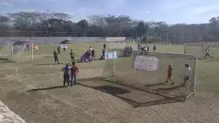 Los porteros tienen que ser de entre 15 a 18 años