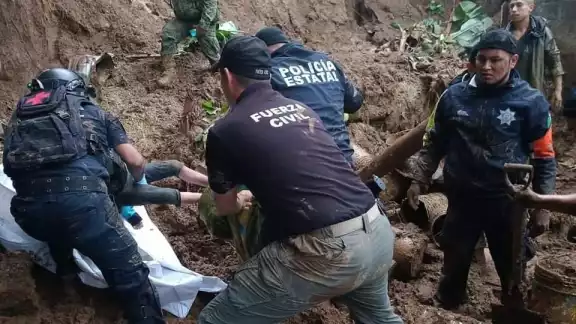 Seis integrantes de una familia murieron por un deslave en Veracruz