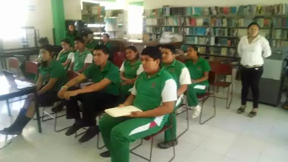 Los estudiantes de prepa no tienen dónde continuar sus estudios Los estudiantes de prepa no tienen dónde continuar sus estudios