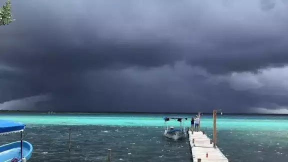 Fuertes lluvias seguirán azotando en Quintana Roo este fin de semana Fuertes lluvias seguirán azotando en Quintana Roo este fin de semana