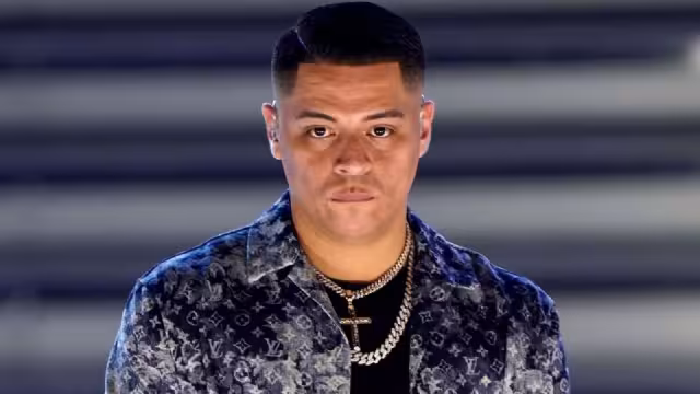 En una de sus historias de Instagram, el cantante portaba una máscara de oxigenación, preocupando a sus seguidores.