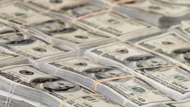 El dólar se cotizó levemente por arriba de los 20 pesos mexicanos, según la casa de cambio dentro del Aeropuerto Internacional de Cancún