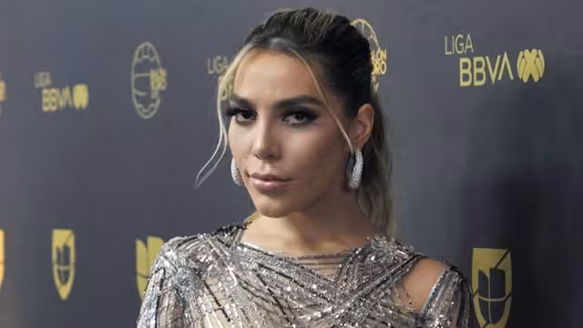 Frida Sofía, hija de Alejandra Guzmán, rompió el silencio  luego de que la madrugada del lunes fue presentada ante las autoridades de Estados Unidos