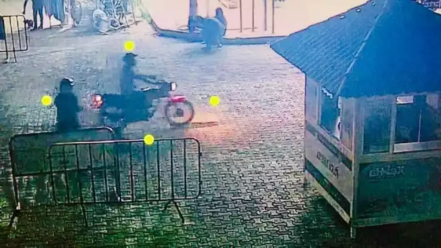 Por medio de cámaras de seguridad, se pudo obtener la imagen del momento en el que asesinan al policía en Playa del Carmen