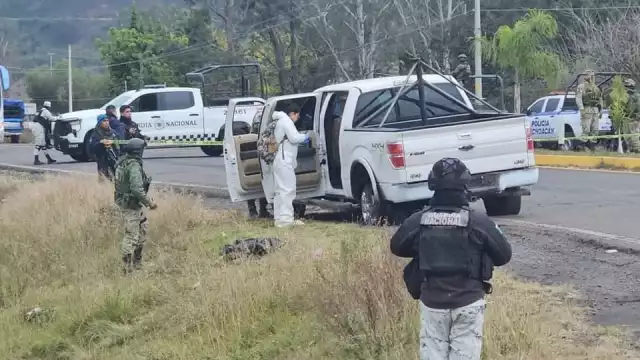 El enfrentamiento se dio cuando elementos de Guardia Nacional realizaban recorridos de vigilancia y visualizaron dos camionetas clonadas