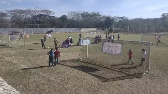 Los porteros tienen que ser de entre 15 a 18 años