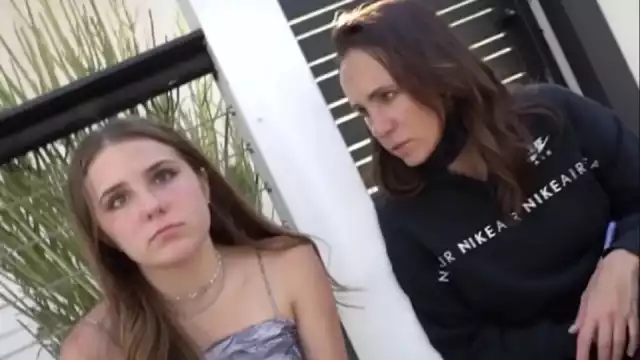 Tiffany Smith, madre de famosa youtuber, acusada de abuso