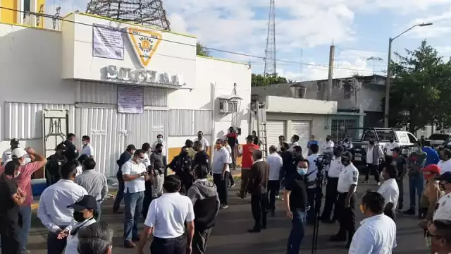 Los taxistas están inconformes con la nula convocatoria