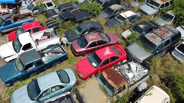 Serán 595 vehículos los que serán rematados como chatarra