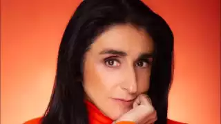 Bárbara Torres, Excelsa en la Familia Peluche, visita Mérida