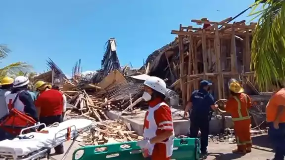 Según la empresa a cargo de los trabajos asumió los gastos funerarios de los dos albañiles fallecidos Según la empresa a cargo de los trabajos asumió los gastos funerarios de los dos albañiles fallecidos