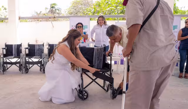 El Gobierno del Estado y el DIF encabezan la entrega de los aparatos