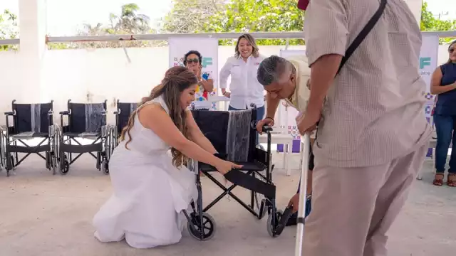 El Gobierno del Estado y el DIF encabezan la entrega de los aparatos