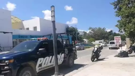 El hospital general tuvo que ser resguardado por la Policía Municipal, Quintana Roo, Guardia nacional y Secretaria de la Defensa Nacional El hospital general tuvo que ser resguardado por la Policía Municipal, Quintana Roo, Guardia nacional y Secretaria de la Defensa Nacional