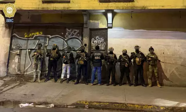 Elementos de la SSC y de la FGJ realizaron el cateo en el inmueble.