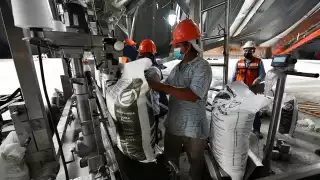 La economía es demasiado lenta porque la paraestatal aún no define su forma de operar