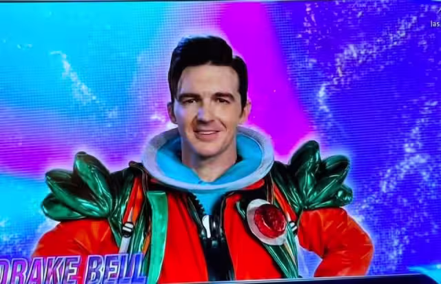 Drake Bell apareció esta noche en ¿Quién es la máscara?