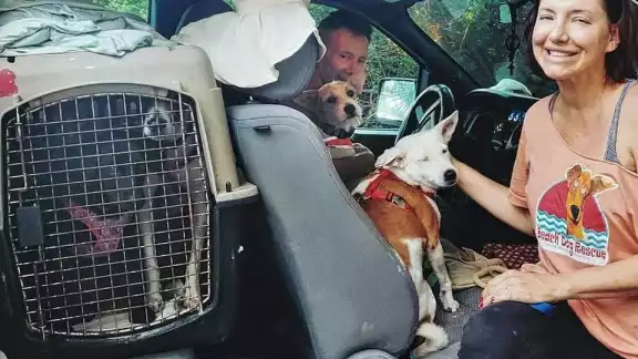 Van hacia su primera parada: El aeropuerto de Cancún