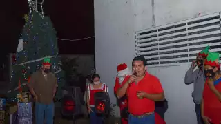 En el año 2014 junto con su hermano, Jesús Antonio, Carlos Uribe fue detenido por posesión de drogas