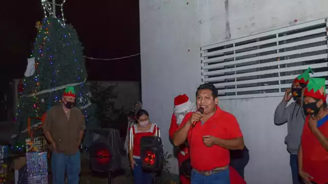 En el año 2014 junto con su hermano, Jesús Antonio, Carlos Uribe fue detenido por posesión de drogas