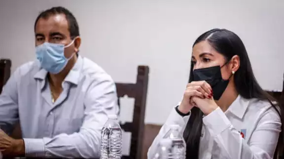 Acusan a dirigentes del PRI en Chetumal por violencia política contra diputada local Acusan a dirigentes del PRI en Chetumal por violencia política contra diputada local