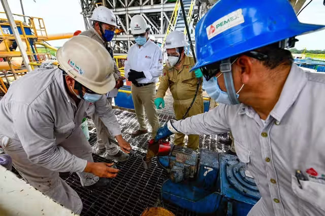 De acuerdo al SIE, de la Sener, en enero, a nivel nacional se tuvo producción diaria de 1 millón 787 mil 225 barricas de carburante.