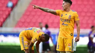 Carlos Salcedo tendría la oferta en la mesa