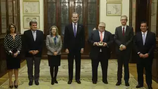 Agustín Carstens fue condecorado por su trabajo en economía por el el Rey de España