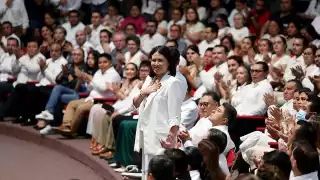 Se pretende que la funcionaria acceda a una de las dos senadurías de Q. Roo, aunque no pertenezca a un pueblo de la zona maya del Estado.