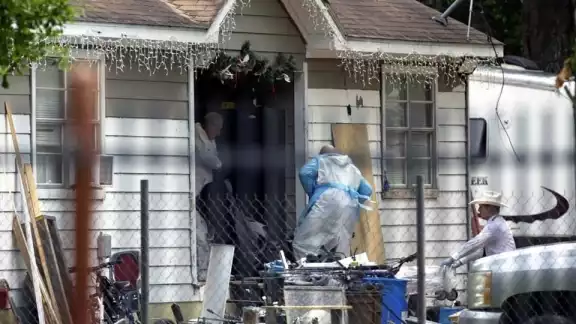 El sospechoso fue detenido al norte de Houston; habría atado a las víctimas en San Jacinto con un rifle AR-15