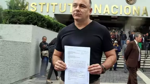 Carlos Mimenza salió del Cereso de Chetumal para seguir el proceso en arresto domiciliario Carlos Mimenza salió del Cereso de Chetumal para seguir el proceso en arresto domiciliario