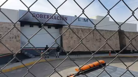 Sólo falta por ser detenido el delegado del INM, contraalmirante retirado, Salvador González Guerrero Sólo falta por ser detenido el delegado del INM, contraalmirante retirado, Salvador González Guerrero