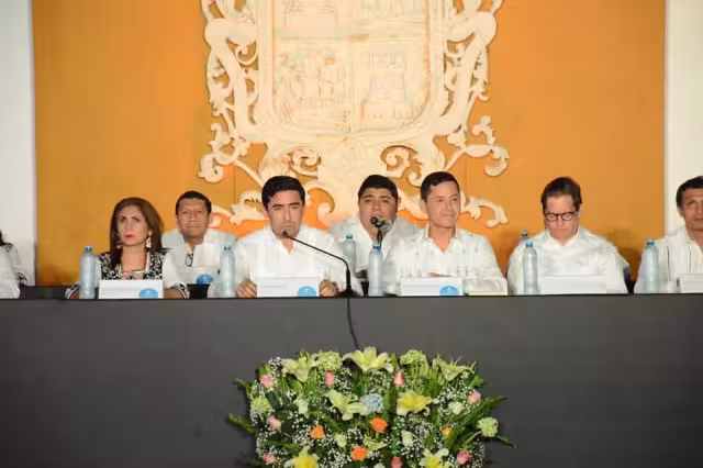 Según la Auditoría Superior de la Federación (ASF), durante la administración de Eliseo Fernández Montufar se ejercieron 559 mdp sin comprobar; Biby Rabelo, actual alcaldesa de Campeche, lo defiende